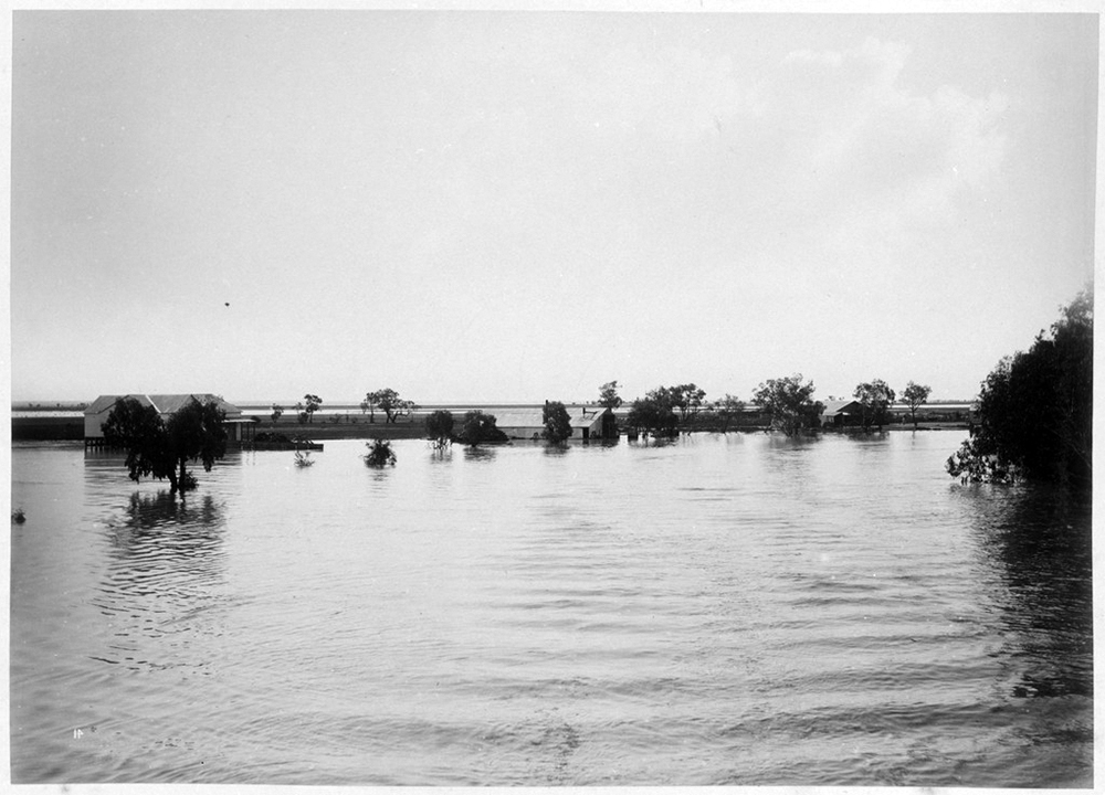 Floodwaters surrounding the woolshed on Dunlop Station, Darling River, New South Wales, 1886 (Charles Bayliss/National Library of Australia)
